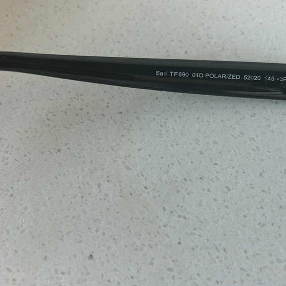 TOM FORD
Sunglasses, style 690 - Picture 8 of 10